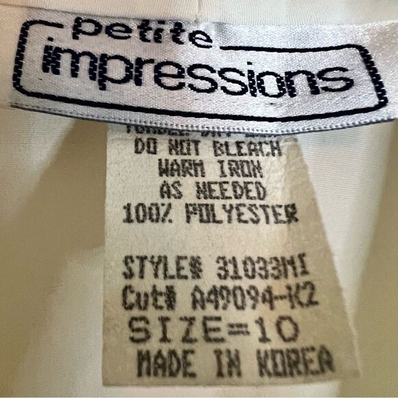 Petite Impressions Criss Cross Button Down VNeck Blouse Size 10 - Picture 2 of 4